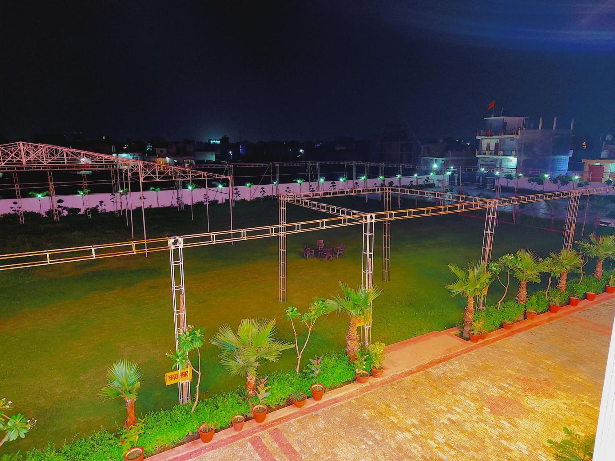 Awadh Samrat Resort Ayodhya Exterior foto