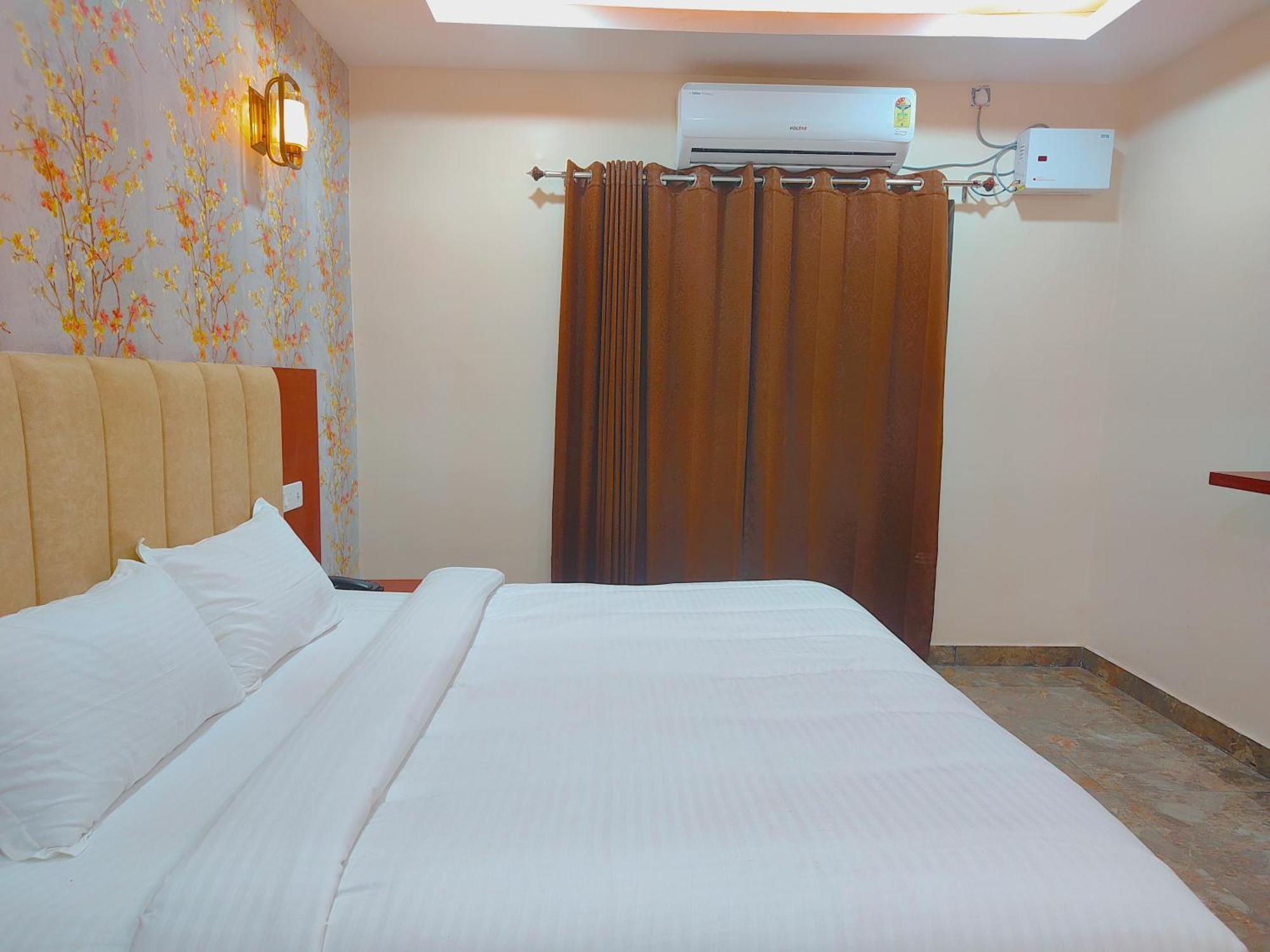 Awadh Samrat Resort Ayodhya Exterior foto