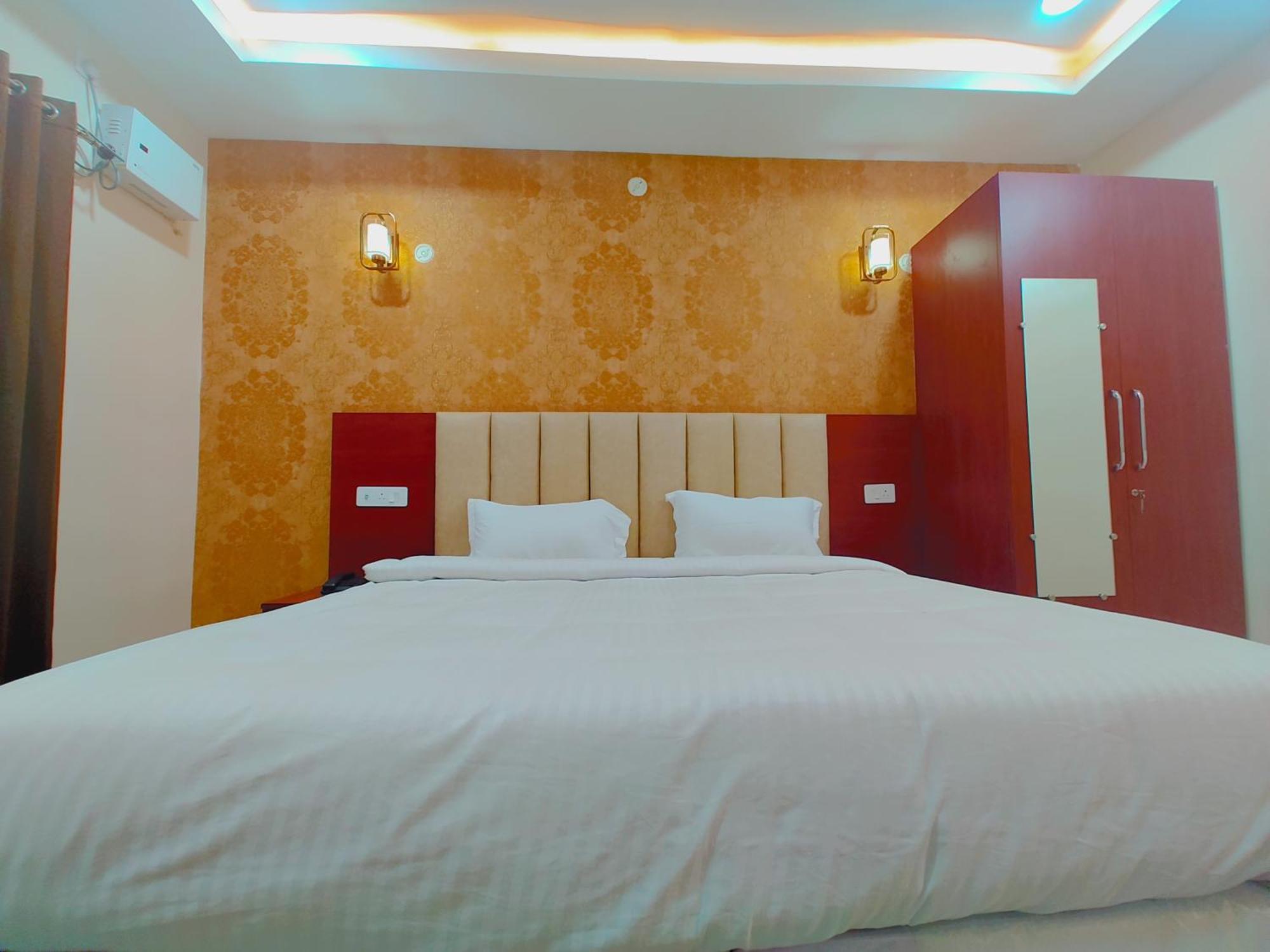 Awadh Samrat Resort Ayodhya Exterior foto