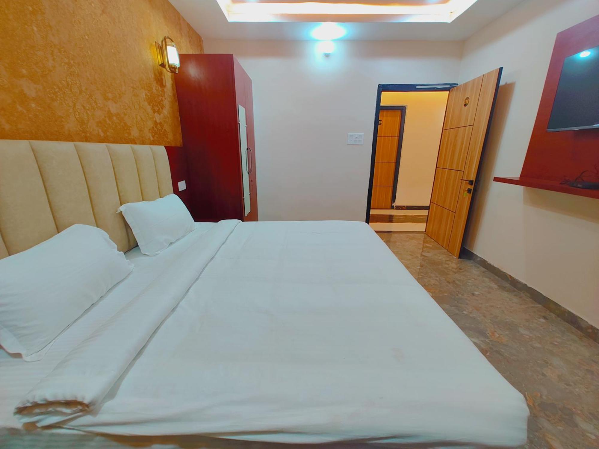 Awadh Samrat Resort Ayodhya Exterior foto