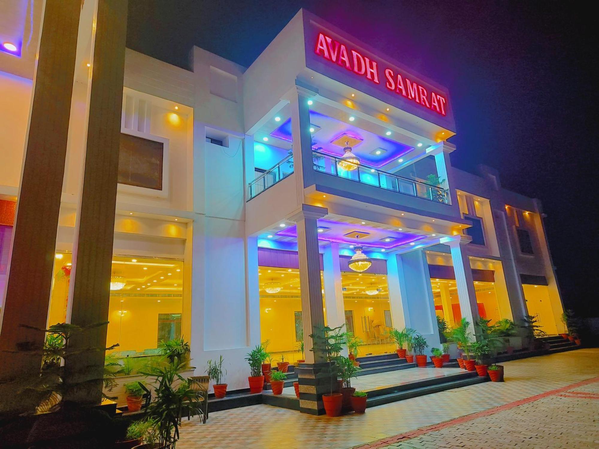 Awadh Samrat Resort Ayodhya Exterior foto