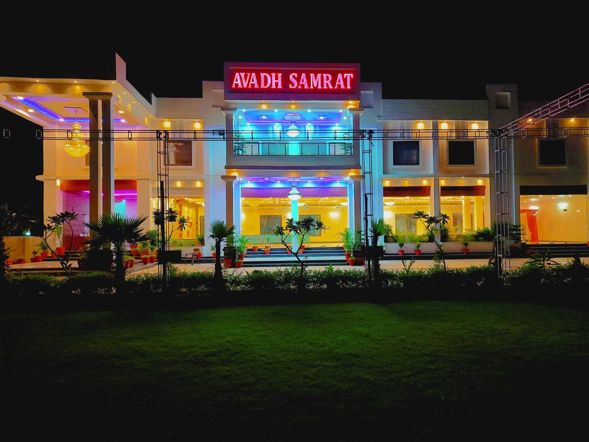 Awadh Samrat Resort Ayodhya Exterior foto