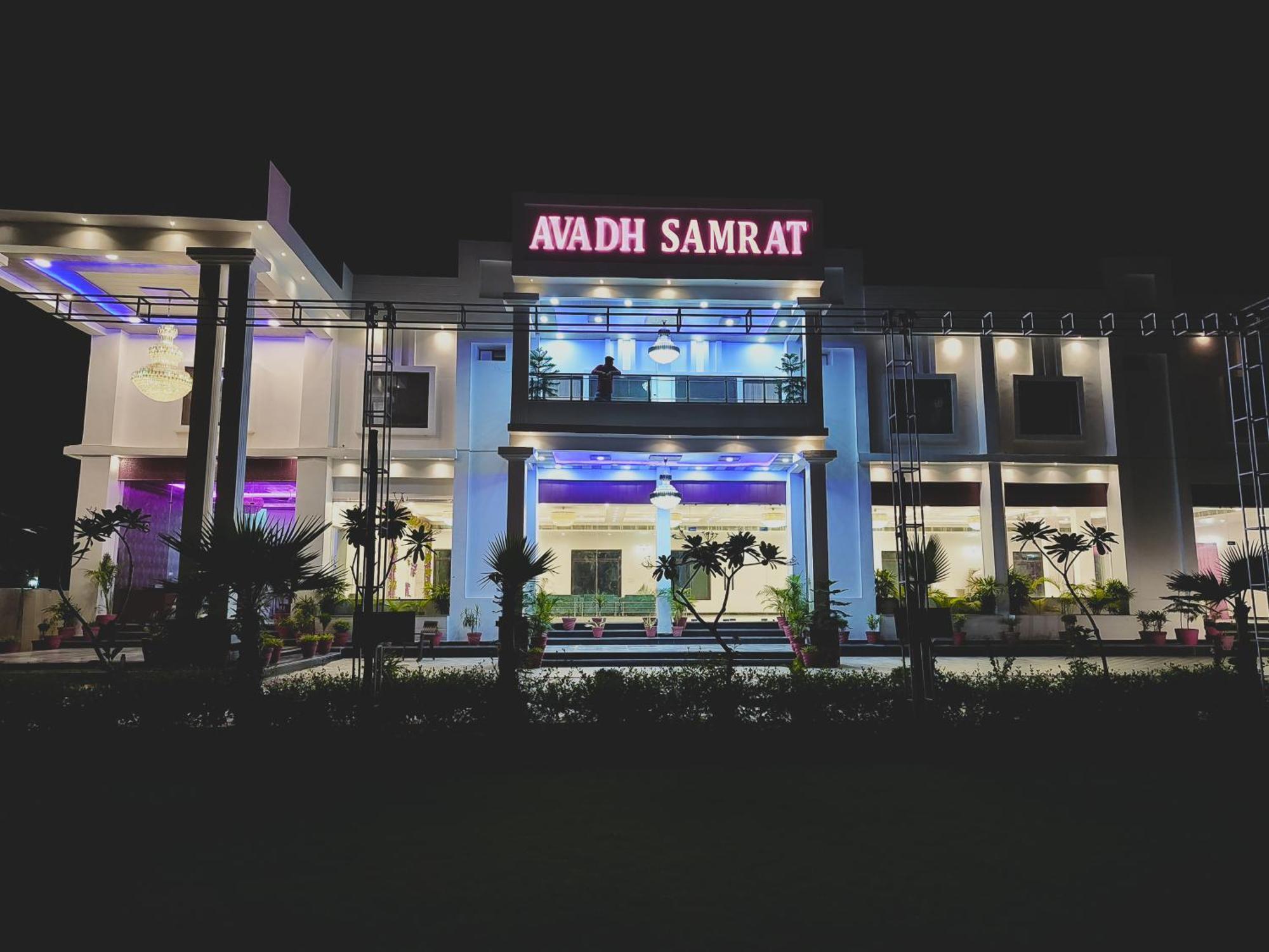 Awadh Samrat Resort Ayodhya Exterior foto