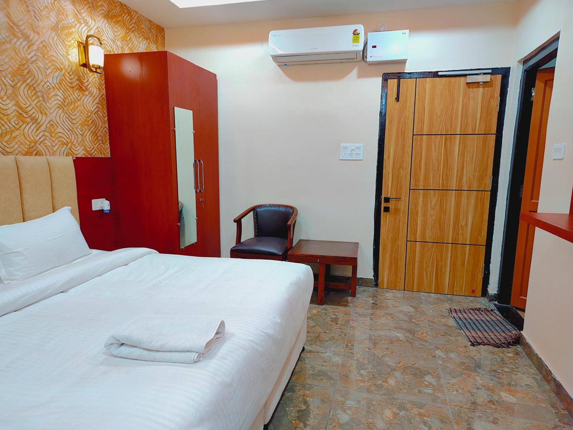 Awadh Samrat Resort Ayodhya Exterior foto